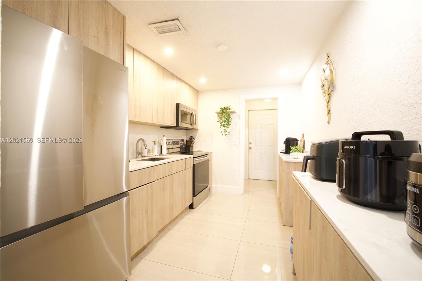 SUN-TAN VILLAGE SEC 3 - Residential
