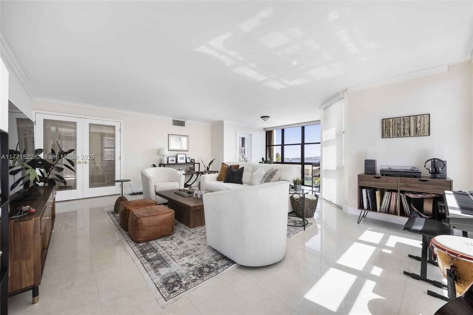 1915 Brickell Ave C408