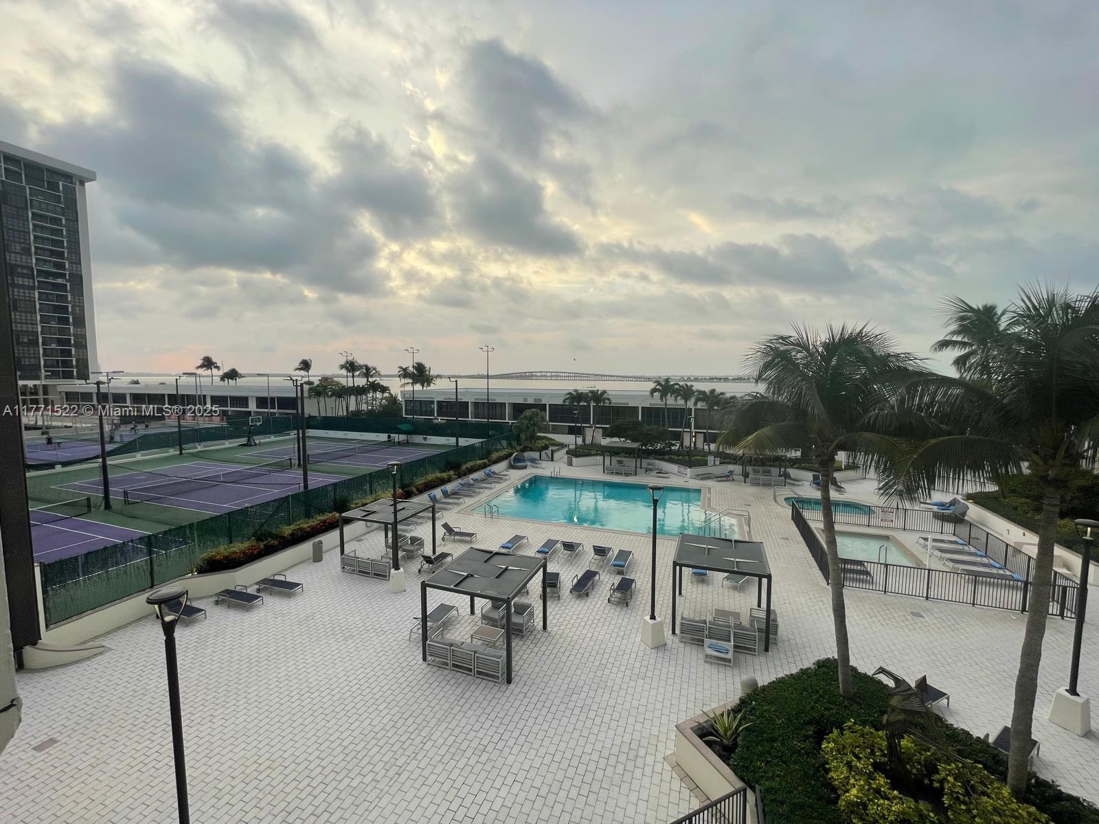 BRICKELL PLACE PHASE II C - Residential