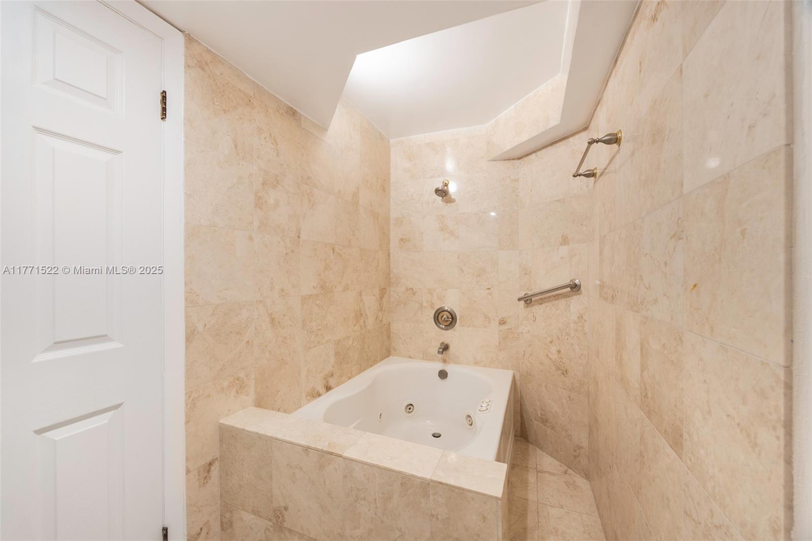 BRICKELL PLACE PHASE II C - Residential