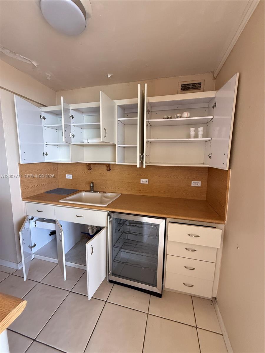 5313 Collins Ave 906