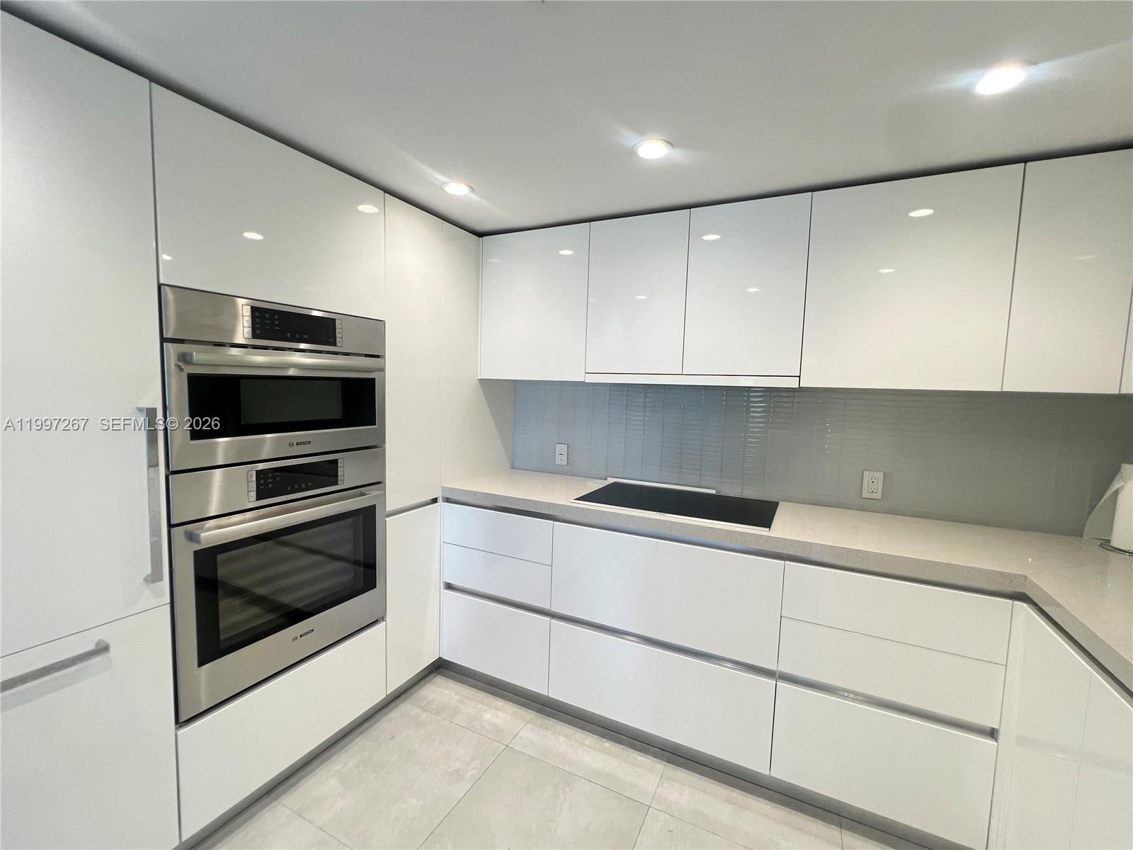 PARK BEACH CLUB CONDO - Residential Lease