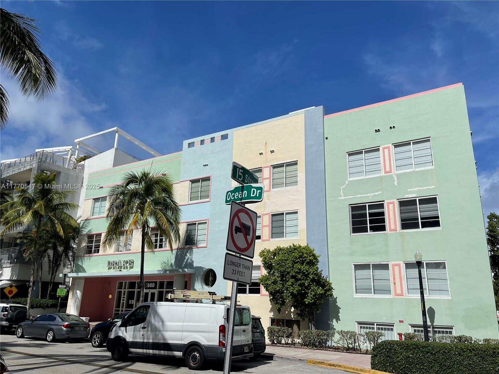Rental Property at 1460 Ocean Dr 401, Miami Beach, Miami-Dade County, Florida - Bedrooms: 1 
Bathrooms: 2  - $2,600 MO.