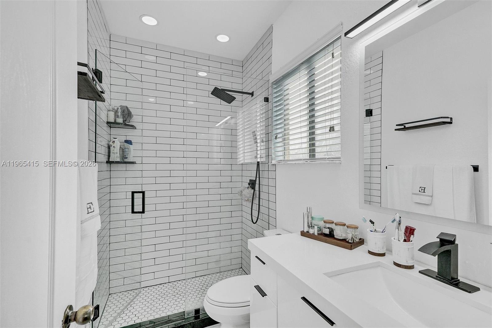 SANTA BARBARA 1ST ADDN - Residential Lease