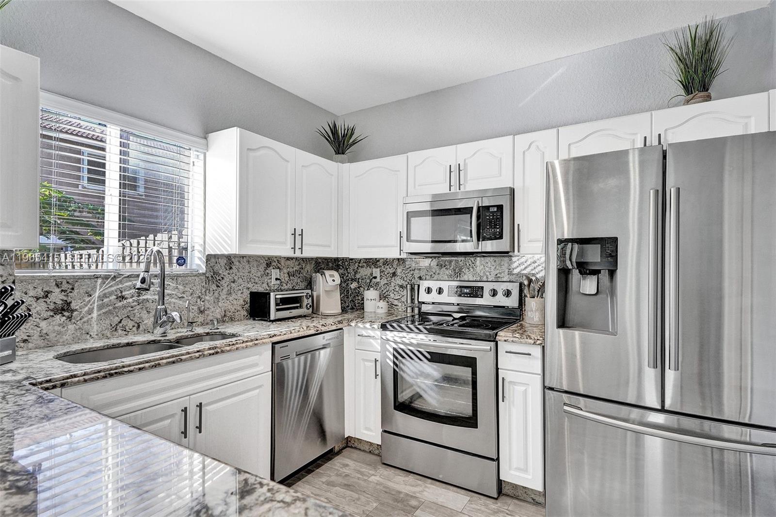 SANTA BARBARA 1ST ADDN - Residential Lease