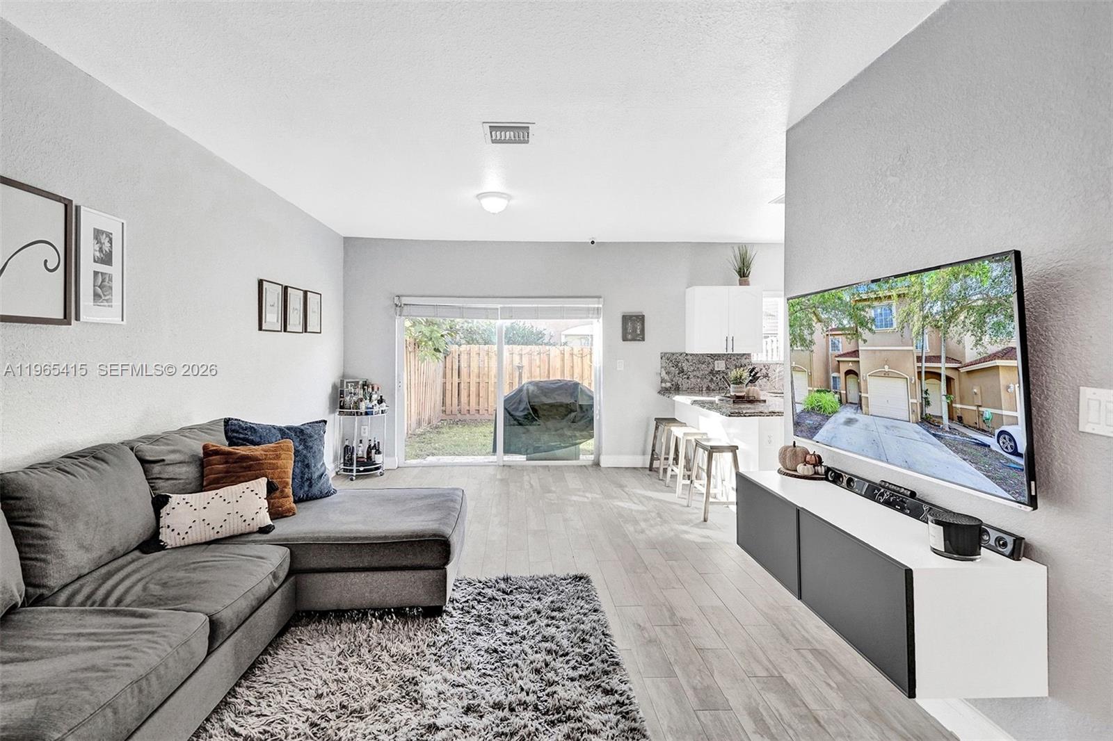 SANTA BARBARA 1ST ADDN - Residential Lease