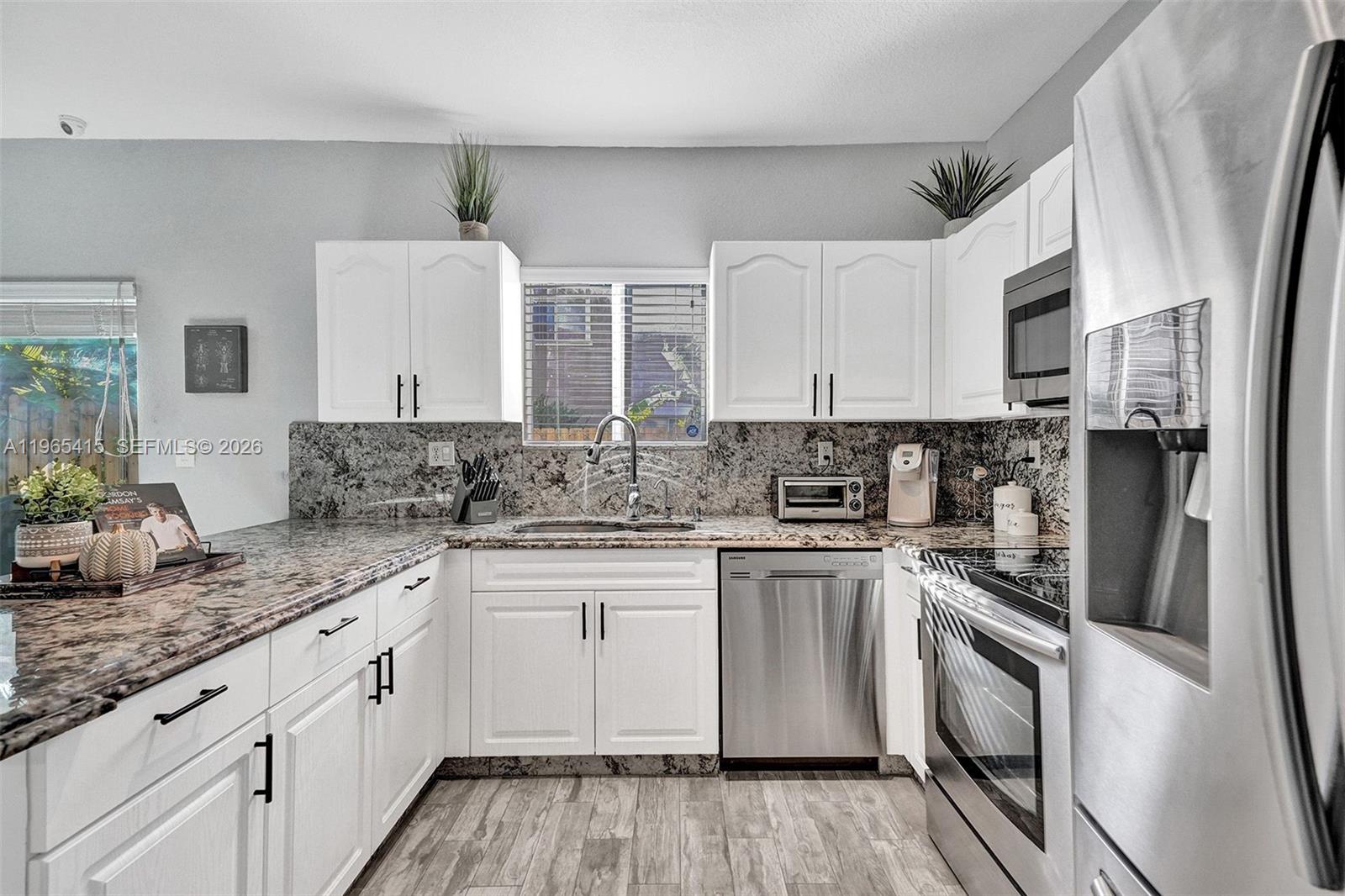 SANTA BARBARA 1ST ADDN - Residential Lease