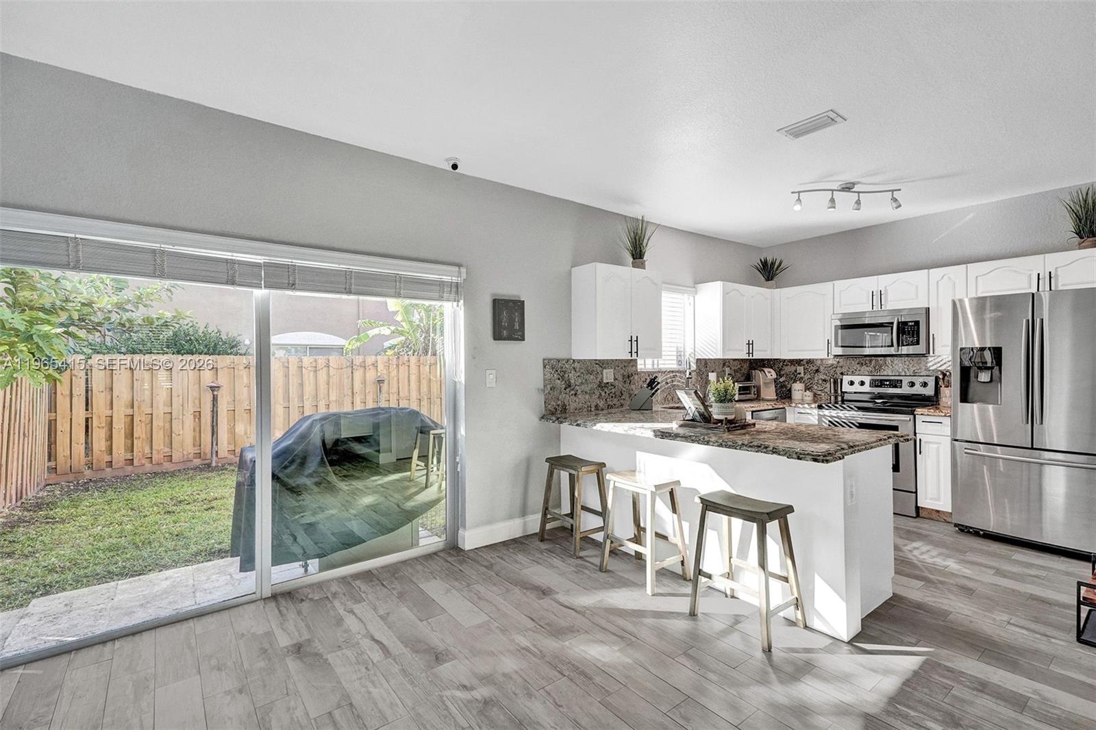 SANTA BARBARA 1ST ADDN - Residential Lease
