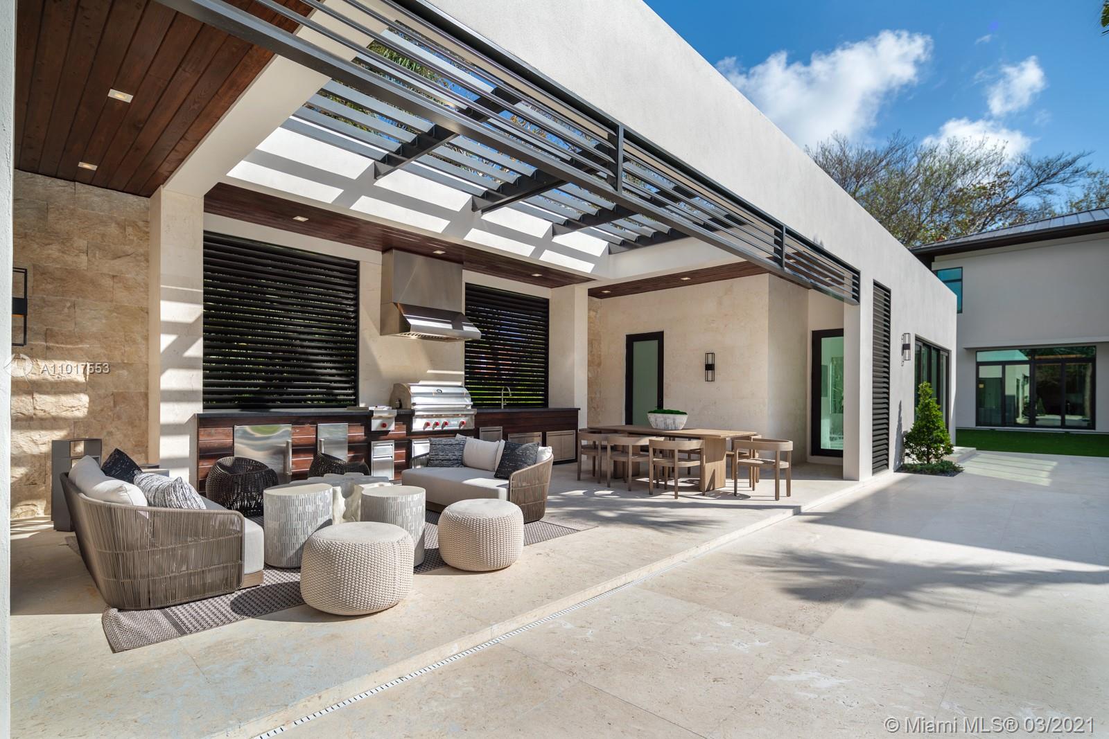 The Mansions Pinecrest - Residential