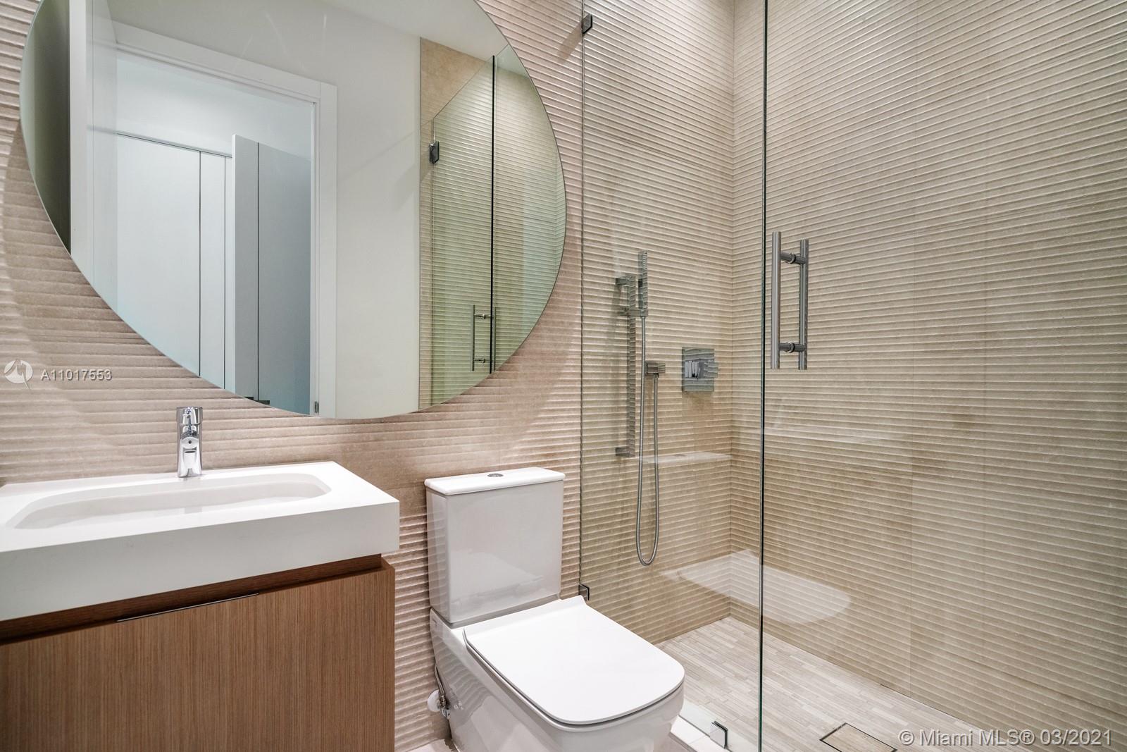 The Mansions Pinecrest - Residential