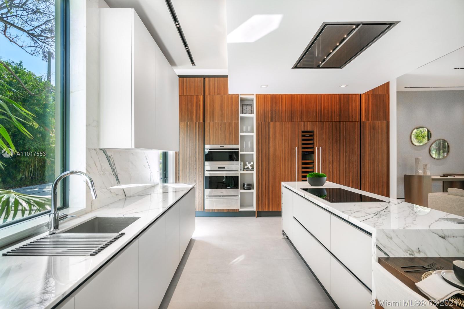 The Mansions Pinecrest - Residential