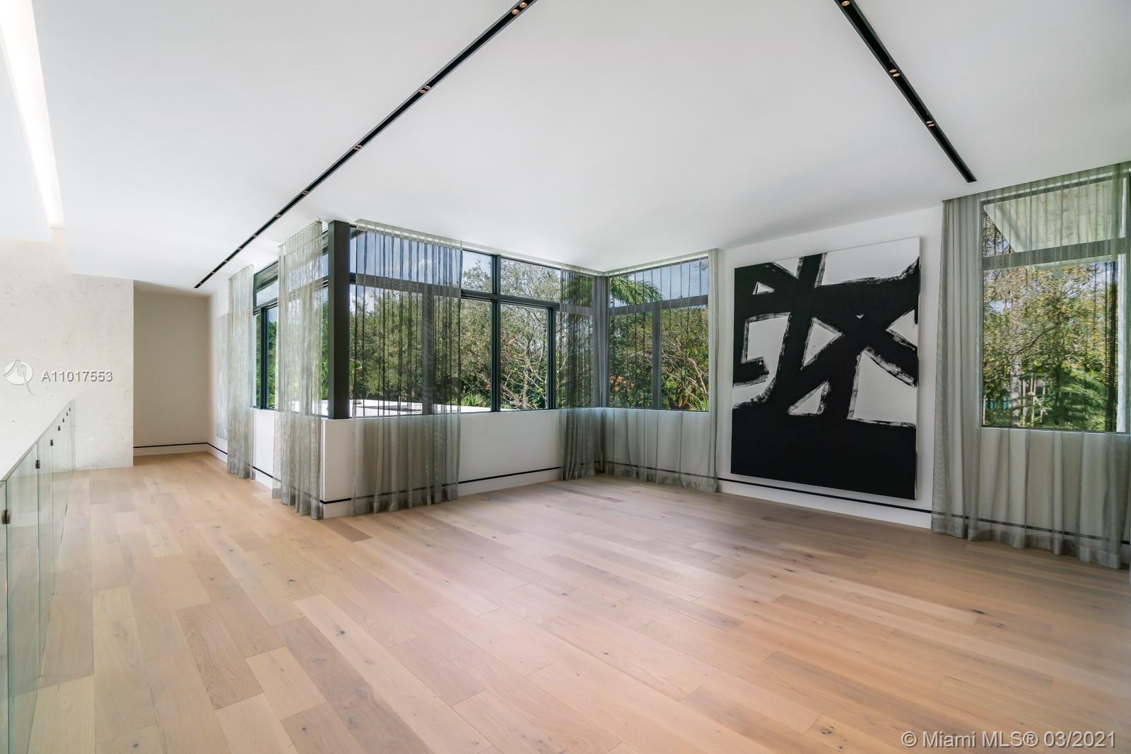 The Mansions Pinecrest - Residential