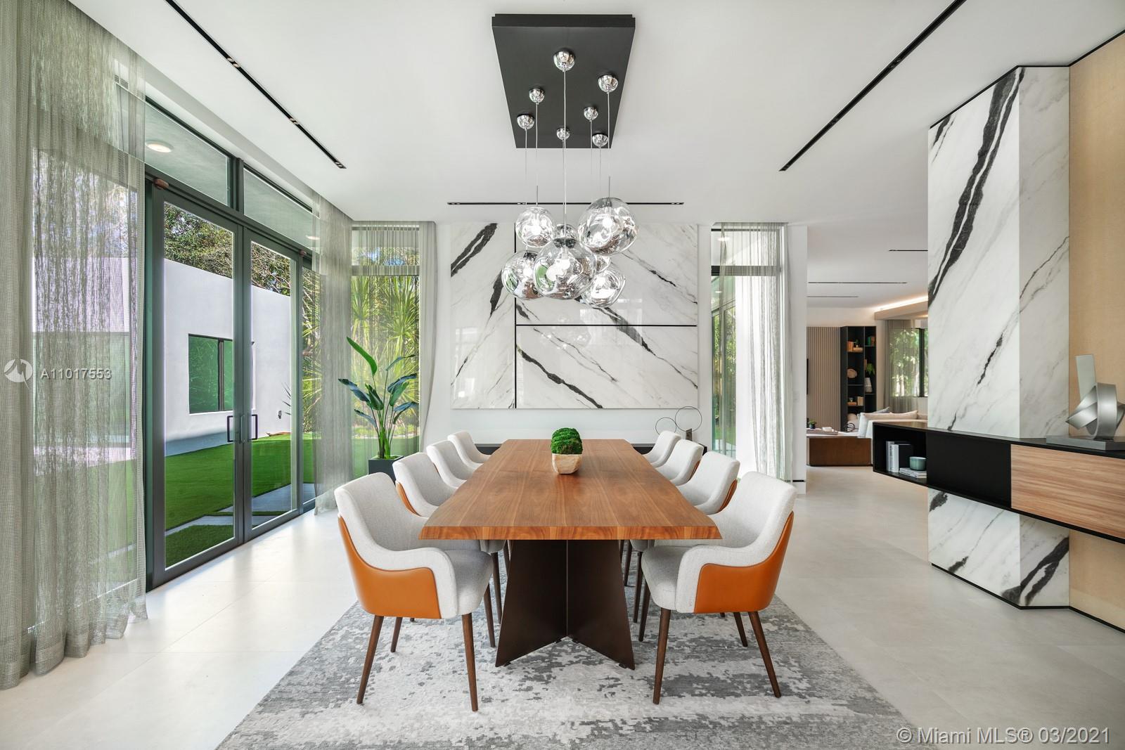 The Mansions Pinecrest - Residential