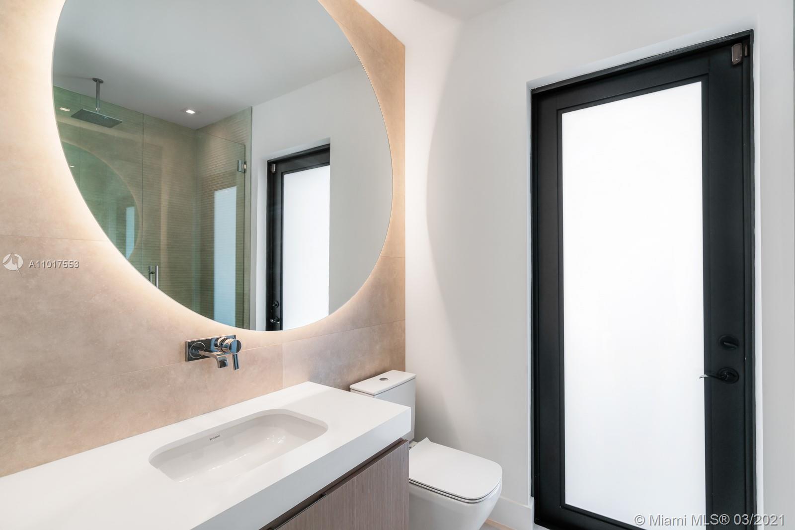 The Mansions Pinecrest - Residential