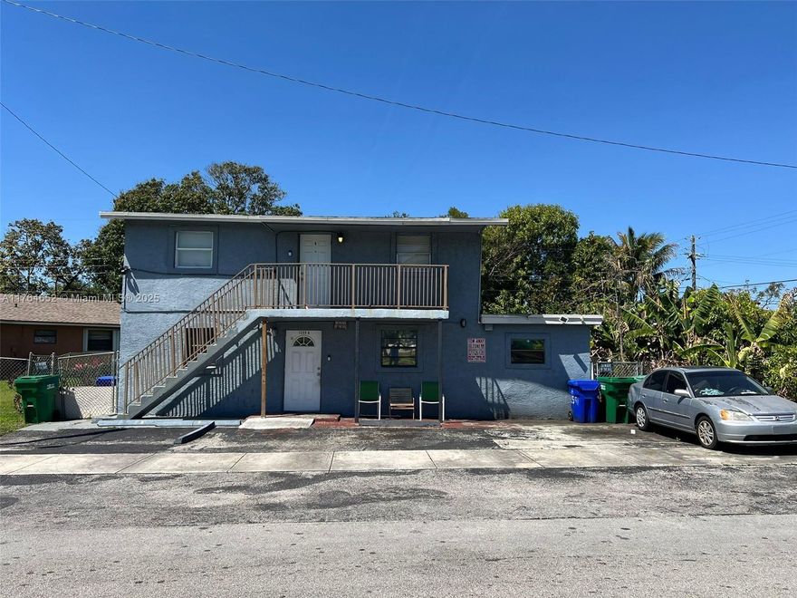 Looking for a fantastic investment property or a multi-generational living space? This spacious duplex offers two units with plenty of living space and modern conveniences.
Unit 1: 2 Bedrooms | 1 Bathroom
Unit 2: 6 Bedrooms | 3 Bathrooms
Washer/Dryer & Stove (Less than a Year Old in One Unit)
Ample Parking for Residents & Guests
Yard Perfect for Relaxing or Entertaining
Great Rental Potential or Owner-Occupied Investment

This property is perfect for investors looking for strong rental income or homeowners needing extra space for extended family. Don't miss out on this incredible opportunity!

Contact us today for more details or to schedule a showing!