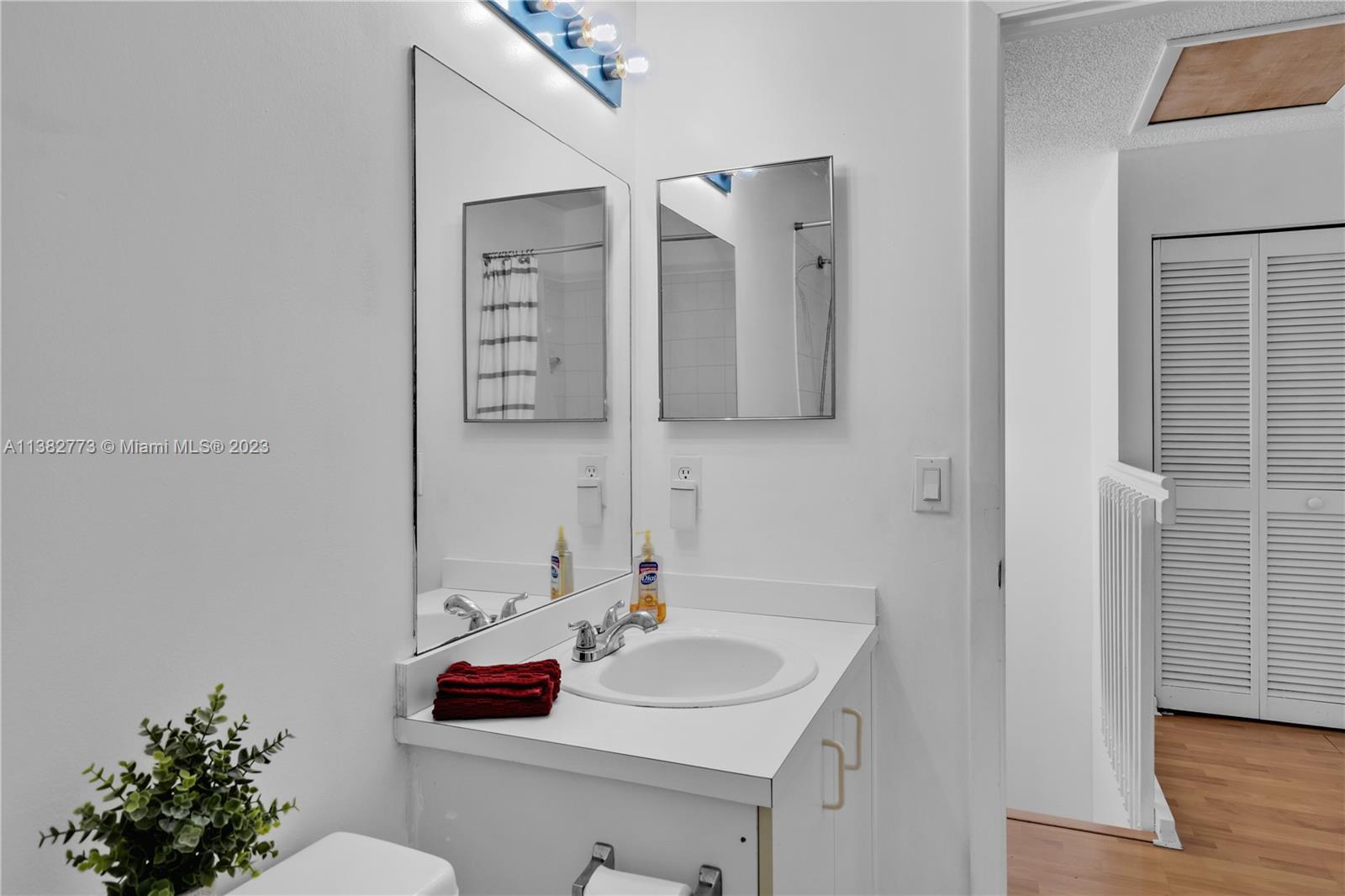 SILVER LAKES AT PEMBROKE - Residential Lease