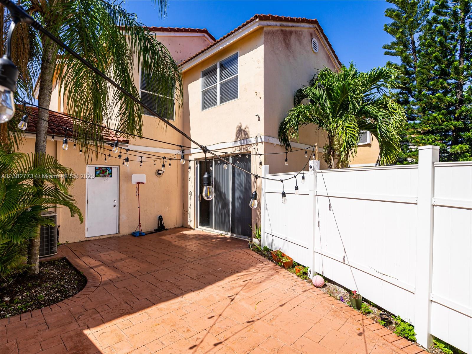 SILVER LAKES AT PEMBROKE - Residential Lease