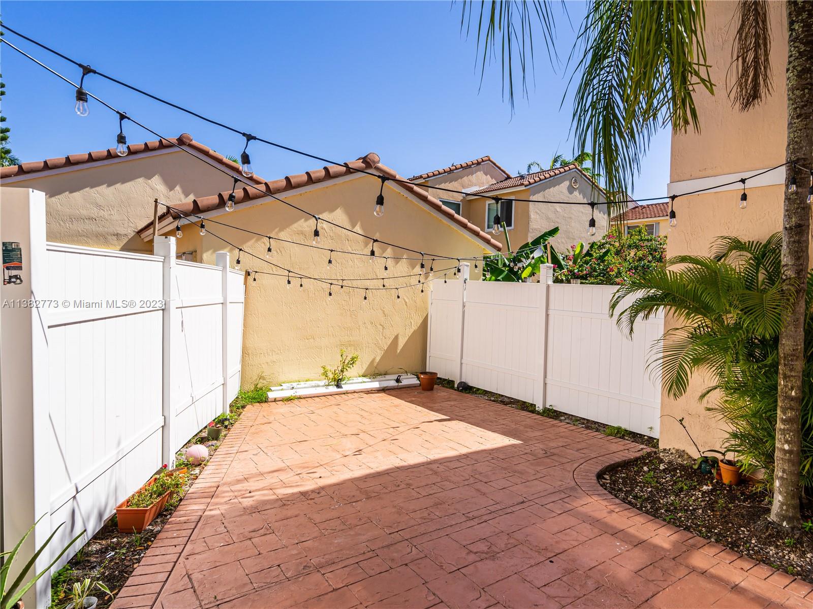 SILVER LAKES AT PEMBROKE - Residential Lease