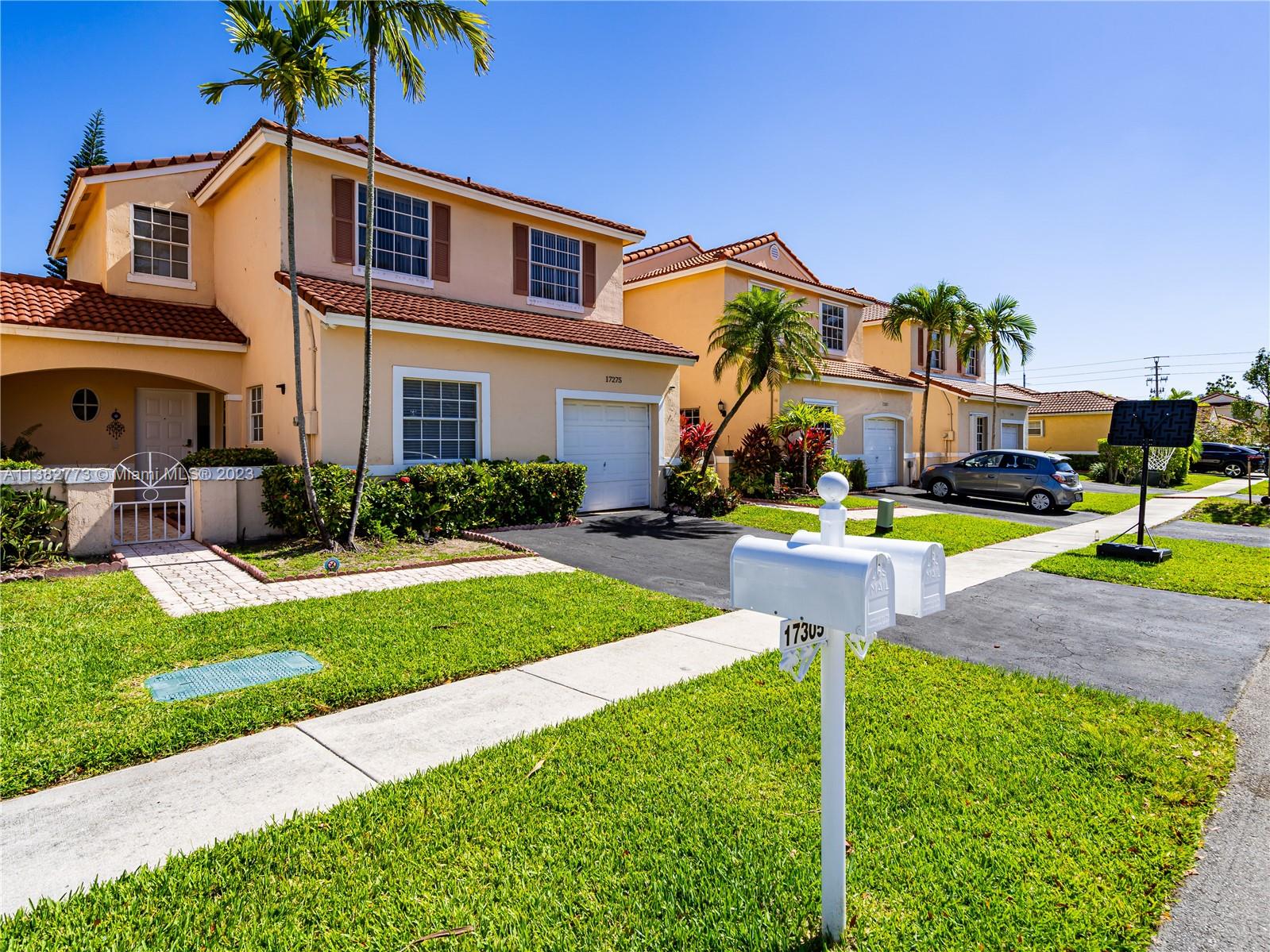 SILVER LAKES AT PEMBROKE - Residential Lease