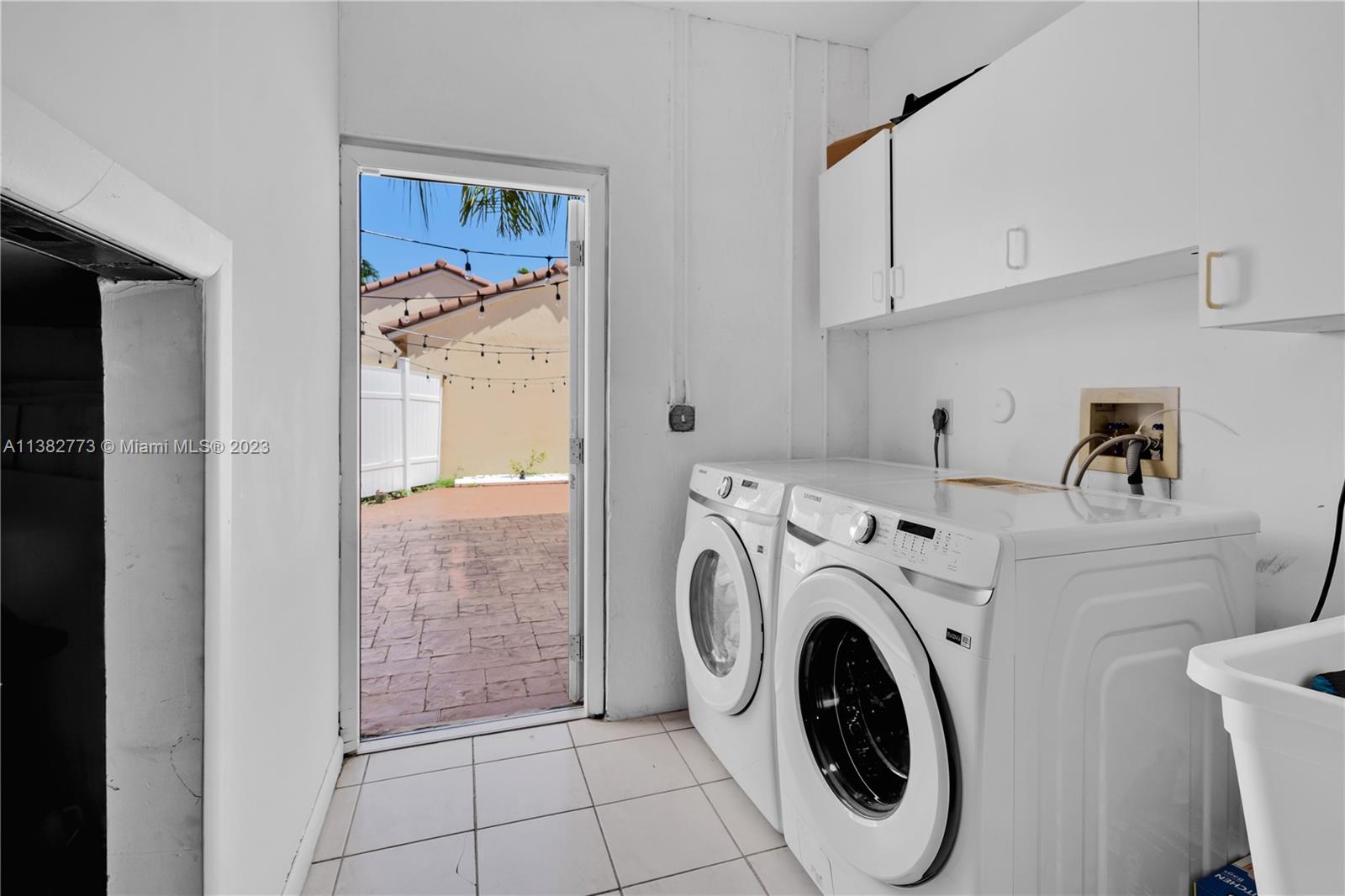 SILVER LAKES AT PEMBROKE - Residential Lease