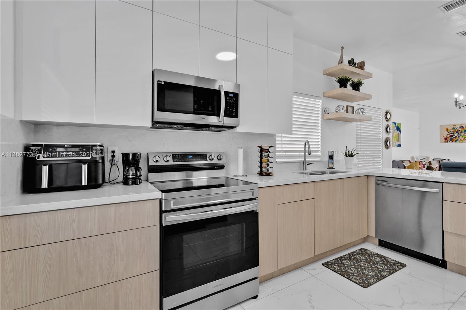 SILVER LAKES AT PEMBROKE - Residential Lease