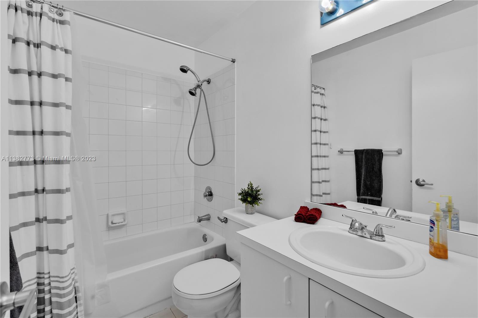 SILVER LAKES AT PEMBROKE - Residential Lease