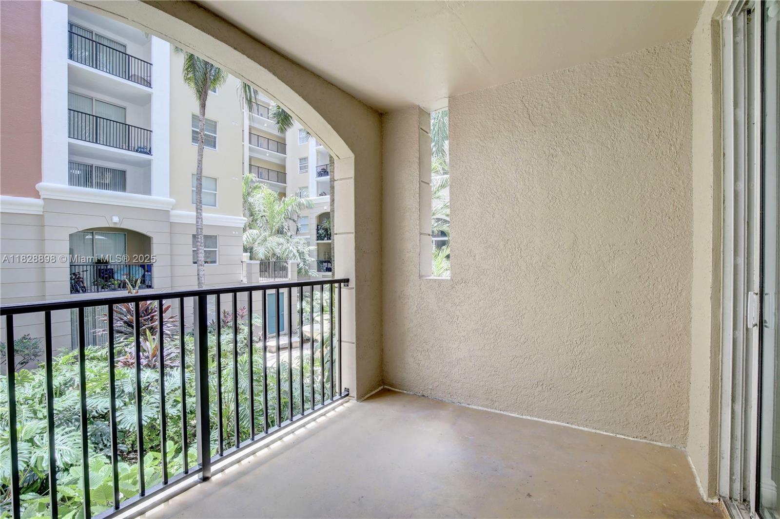 PORTO BELLAGIO CONDO - Residential