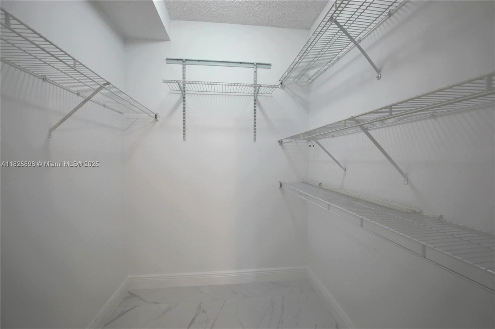 PORTO BELLAGIO CONDO - Residential