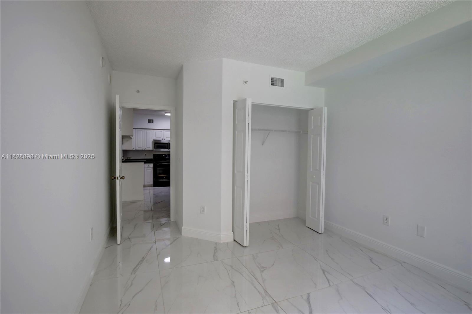 PORTO BELLAGIO CONDO - Residential