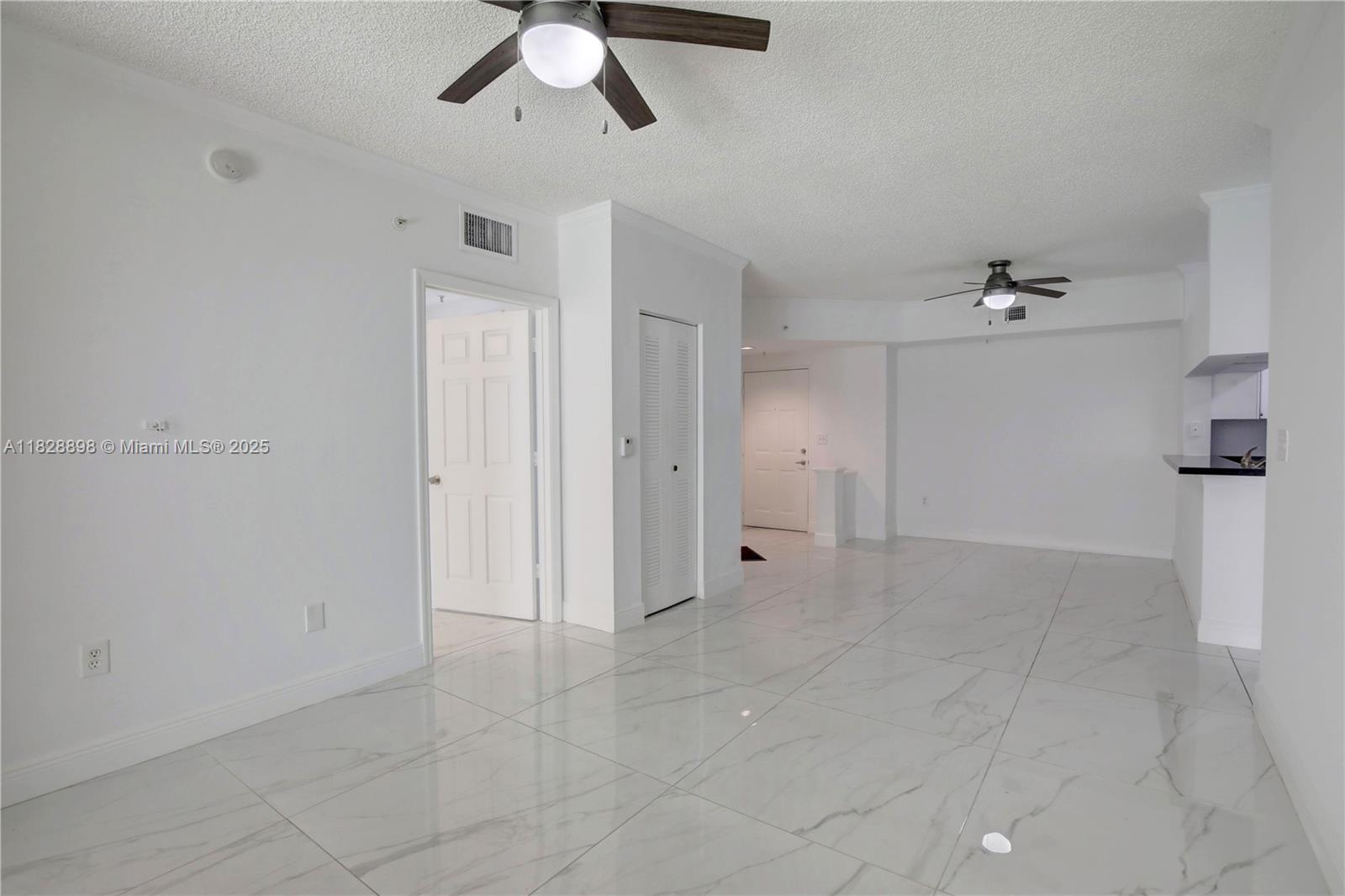 PORTO BELLAGIO CONDO - Residential