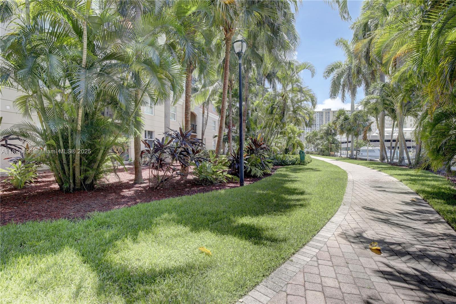 PORTO BELLAGIO CONDO - Residential