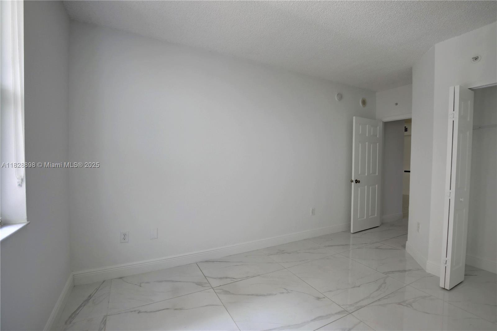 PORTO BELLAGIO CONDO - Residential