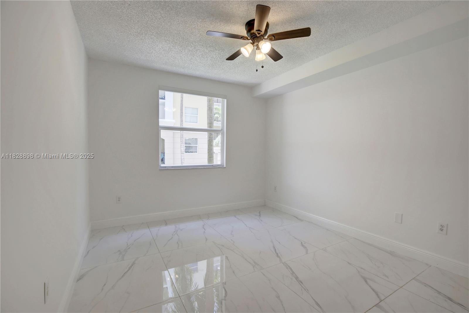 PORTO BELLAGIO CONDO - Residential