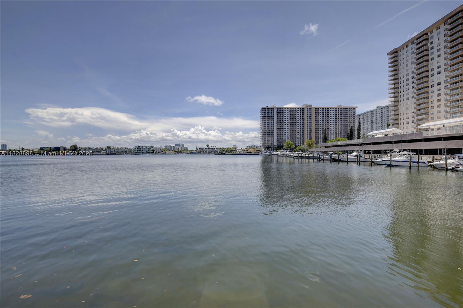 PORTO BELLAGIO CONDO - Residential