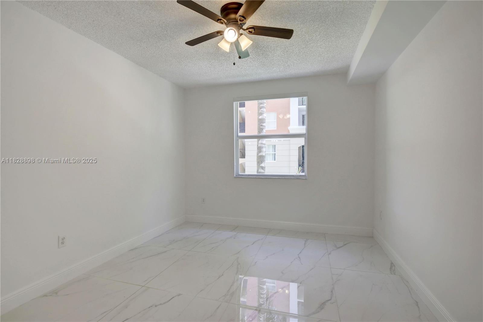 PORTO BELLAGIO CONDO - Residential