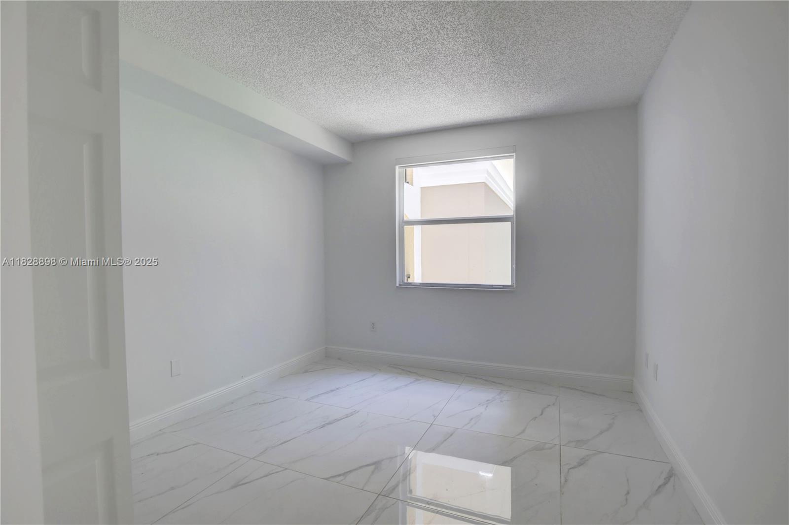 PORTO BELLAGIO CONDO - Residential