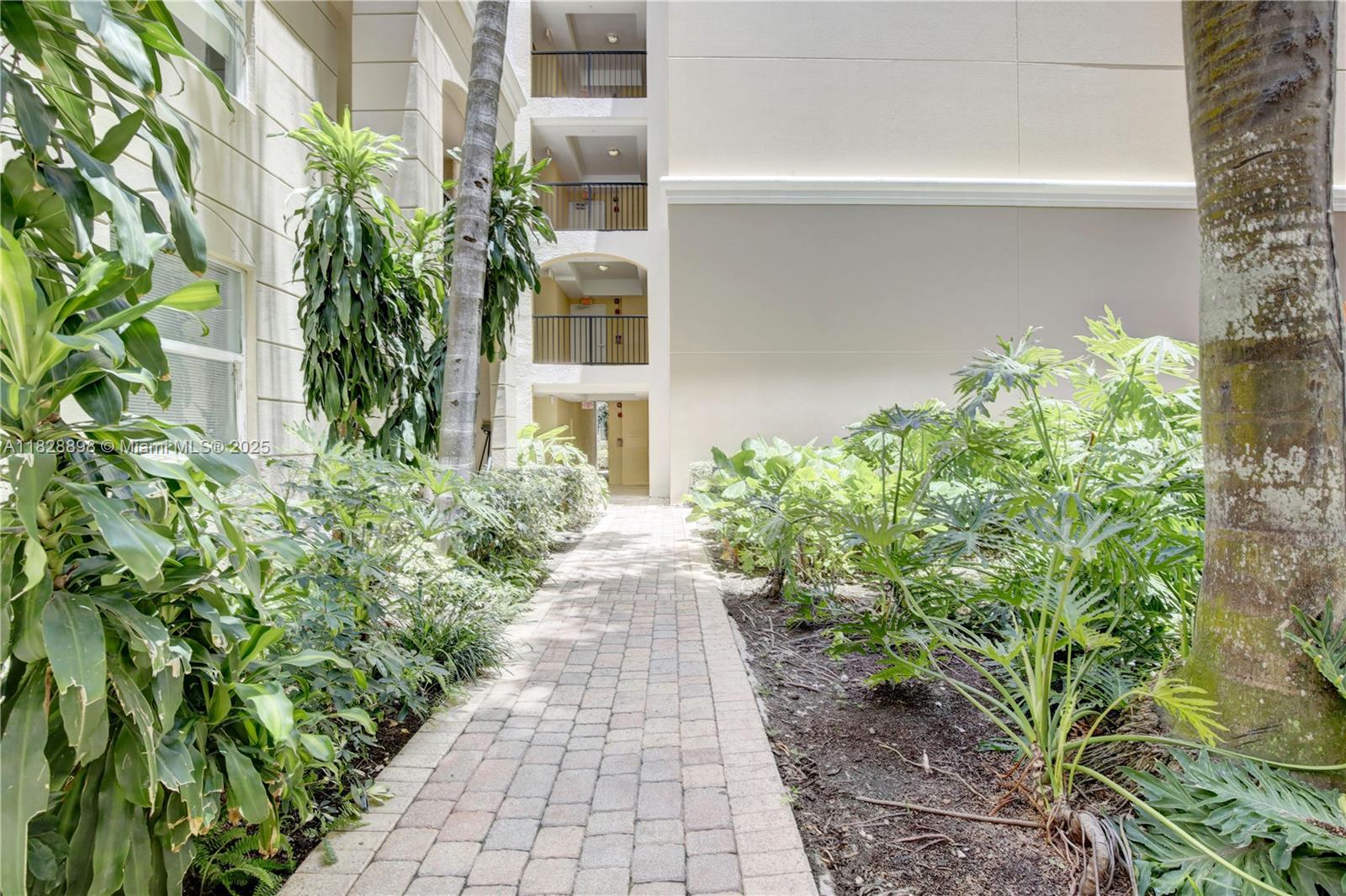 PORTO BELLAGIO CONDO - Residential