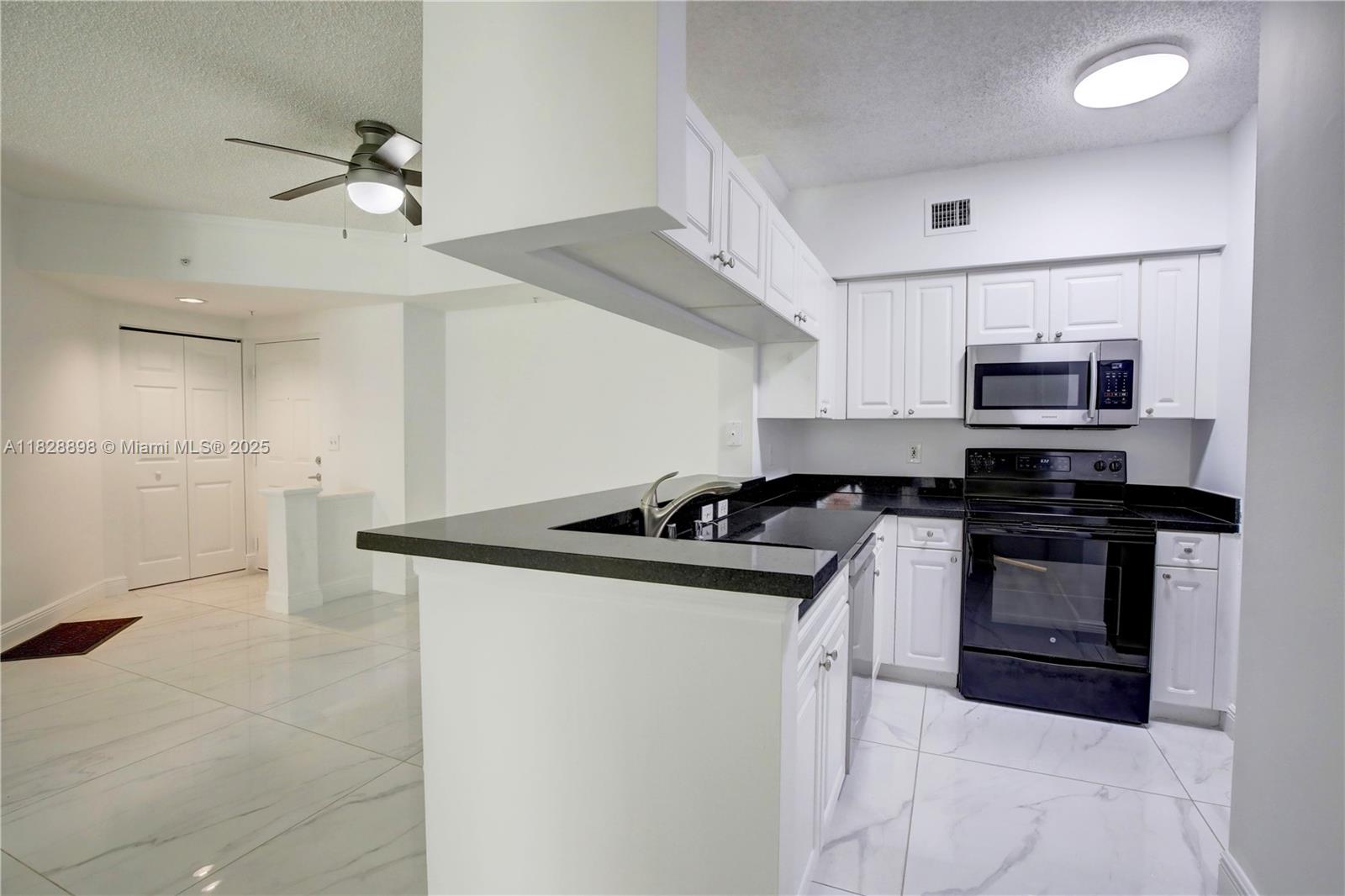 PORTO BELLAGIO CONDO - Residential