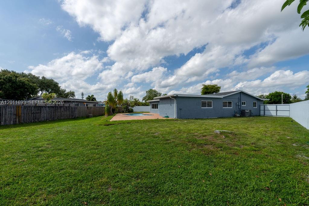 PASADENA LAKES SOUTH - Residential