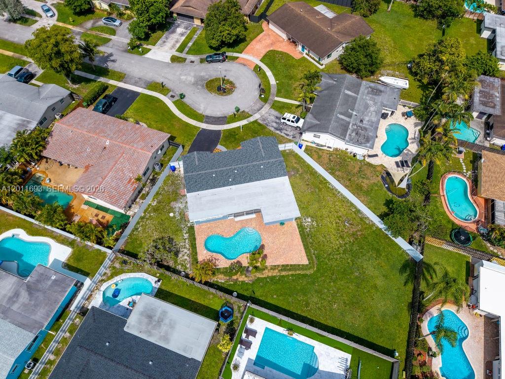 PASADENA LAKES SOUTH - Residential