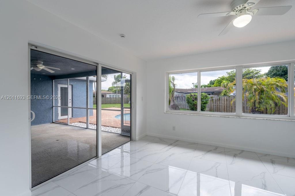 PASADENA LAKES SOUTH - Residential
