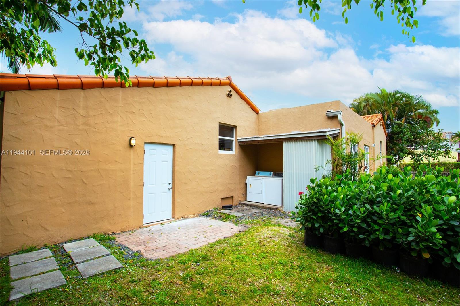 BRICKELL ESTATES - Residential