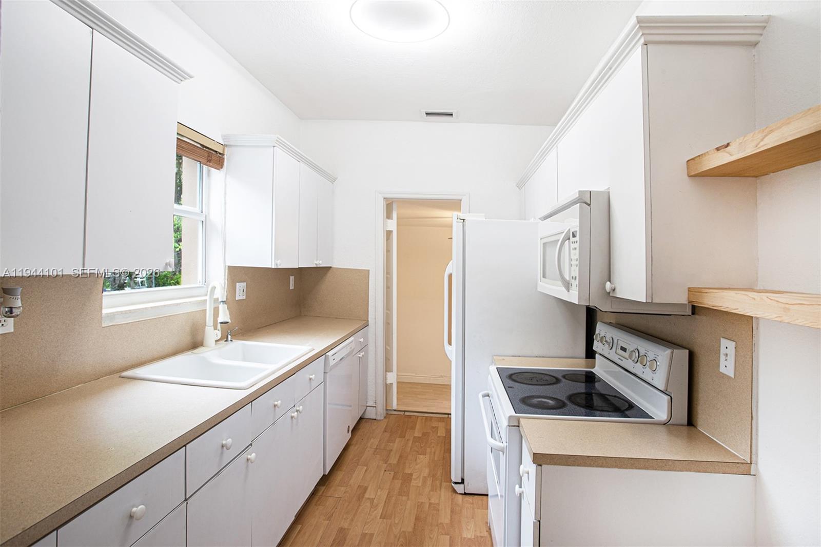 BRICKELL ESTATES - Residential