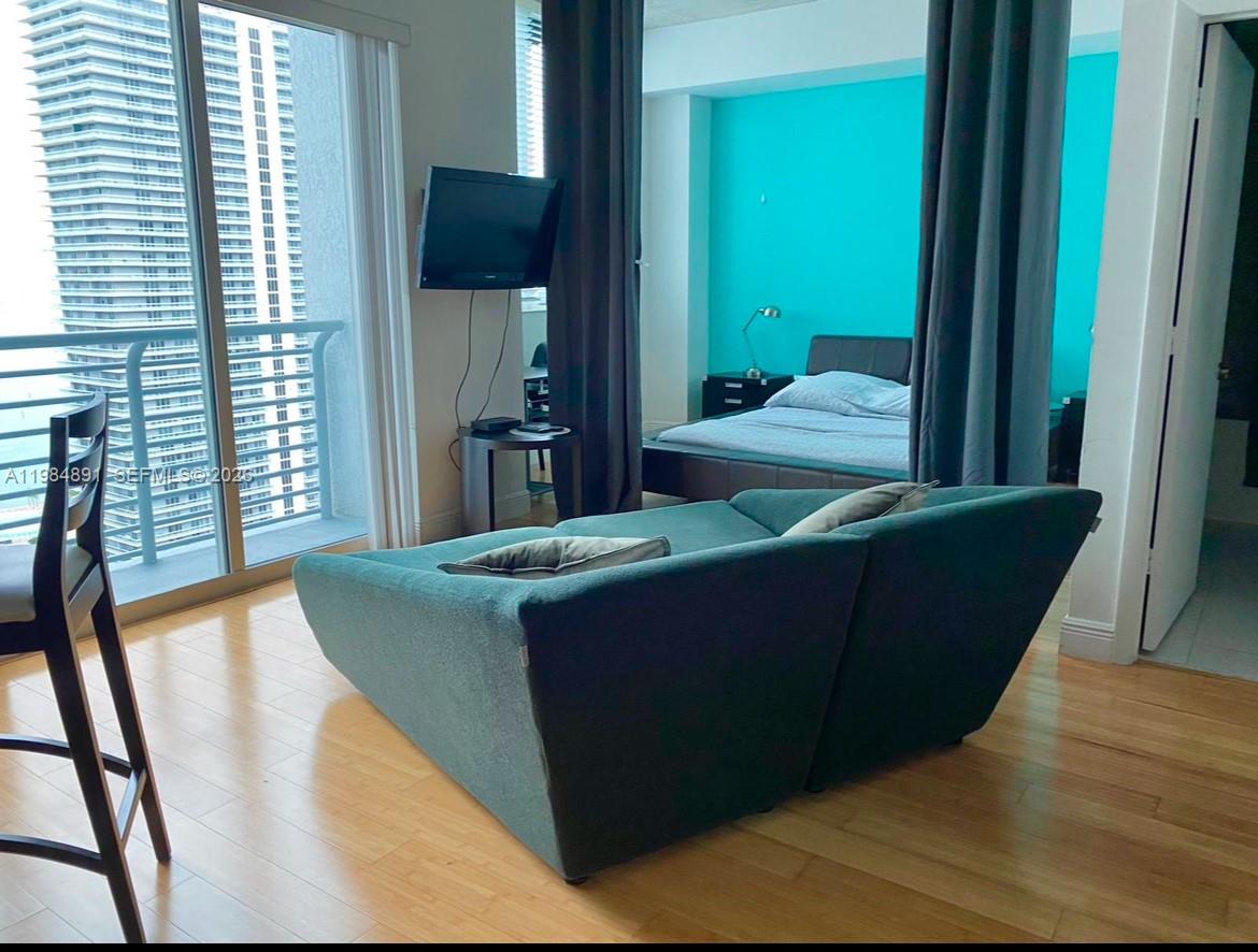 THE LOFT DOWNTOWN II COND - Residential Lease