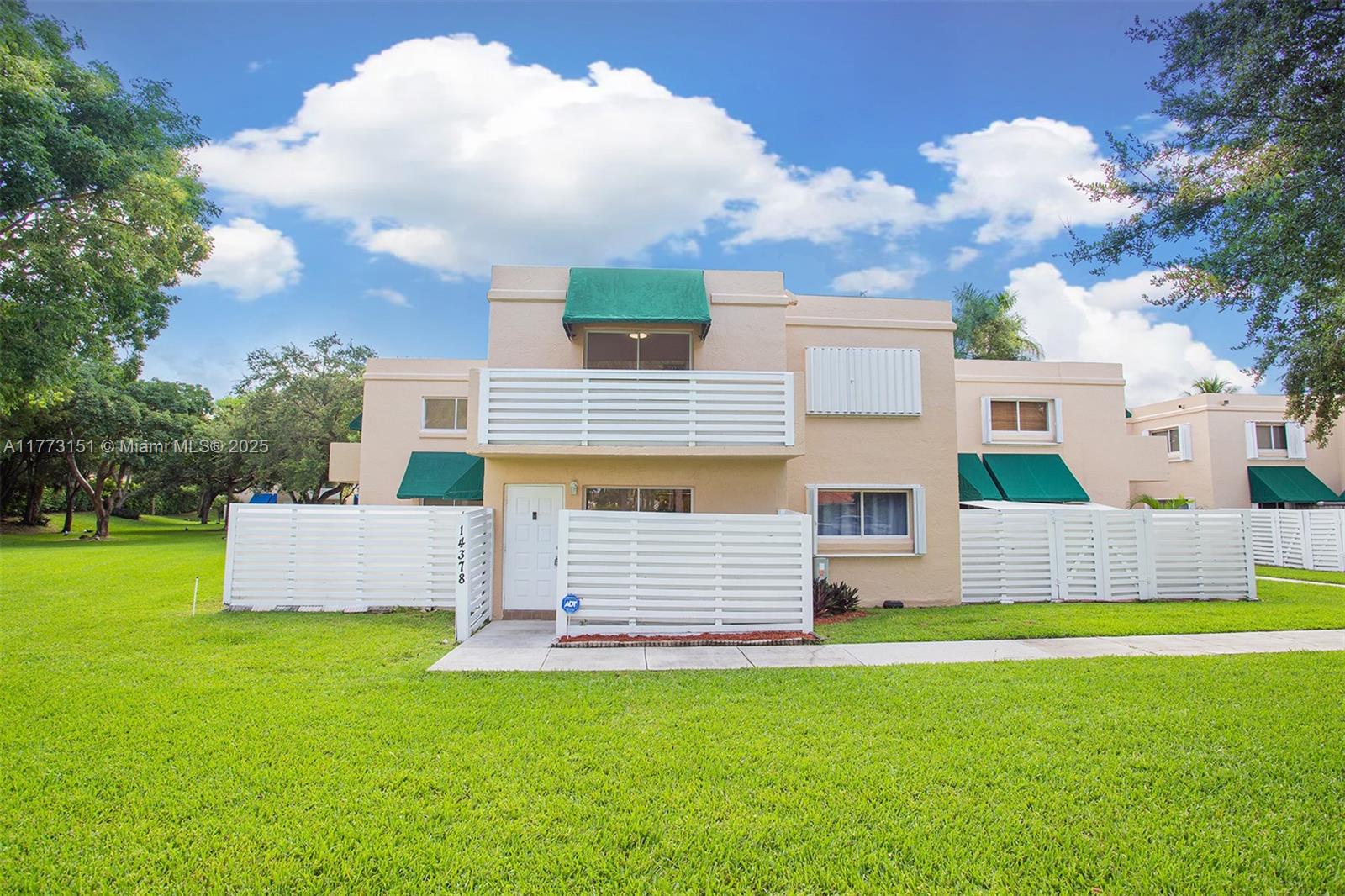 14378 Sw 96th Ter, Miami, Broward County, Florida - 3 Bedrooms  
3 Bathrooms - 