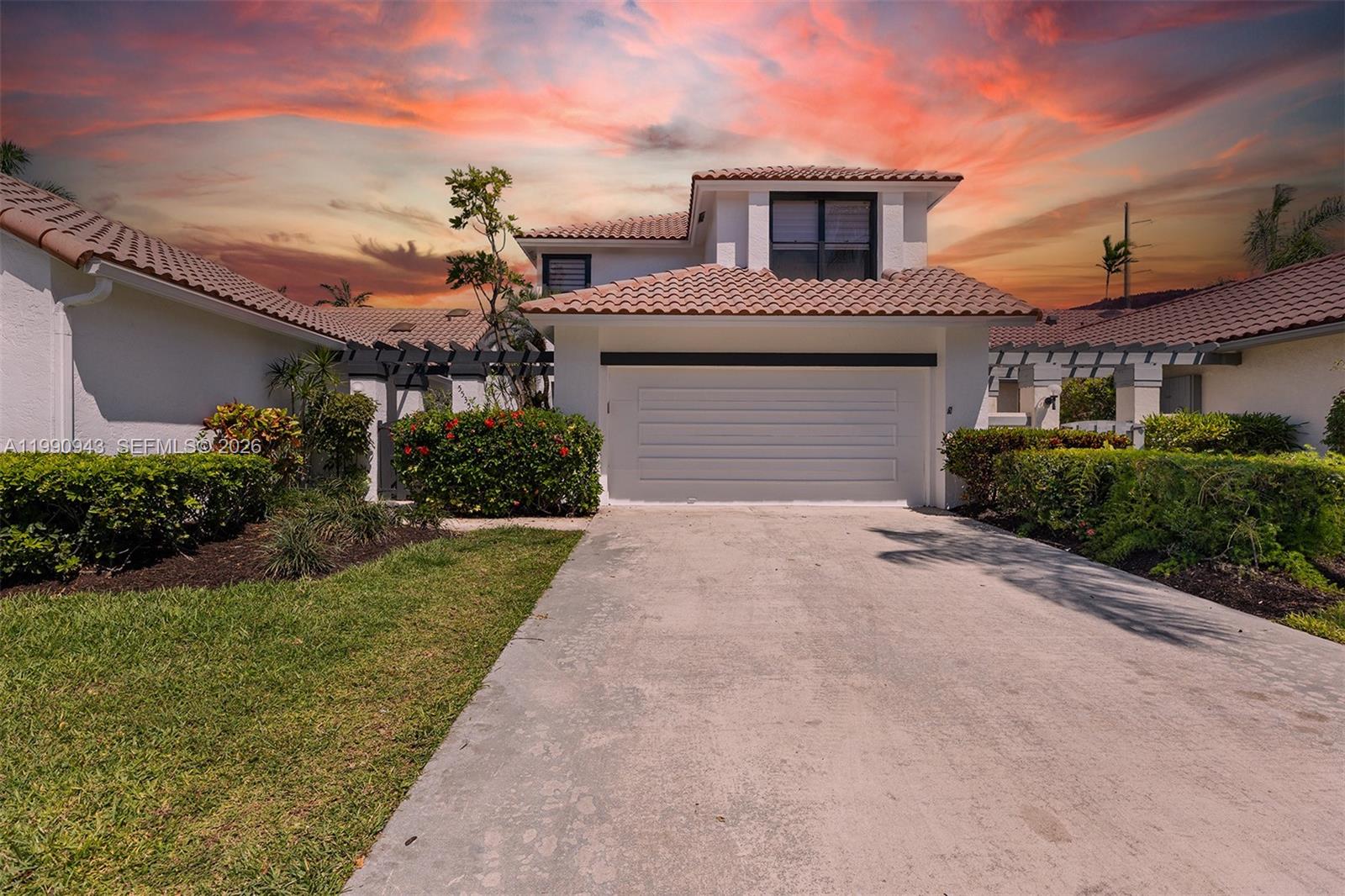 WIMBLEDON VILLAS OF VIA V - Residential