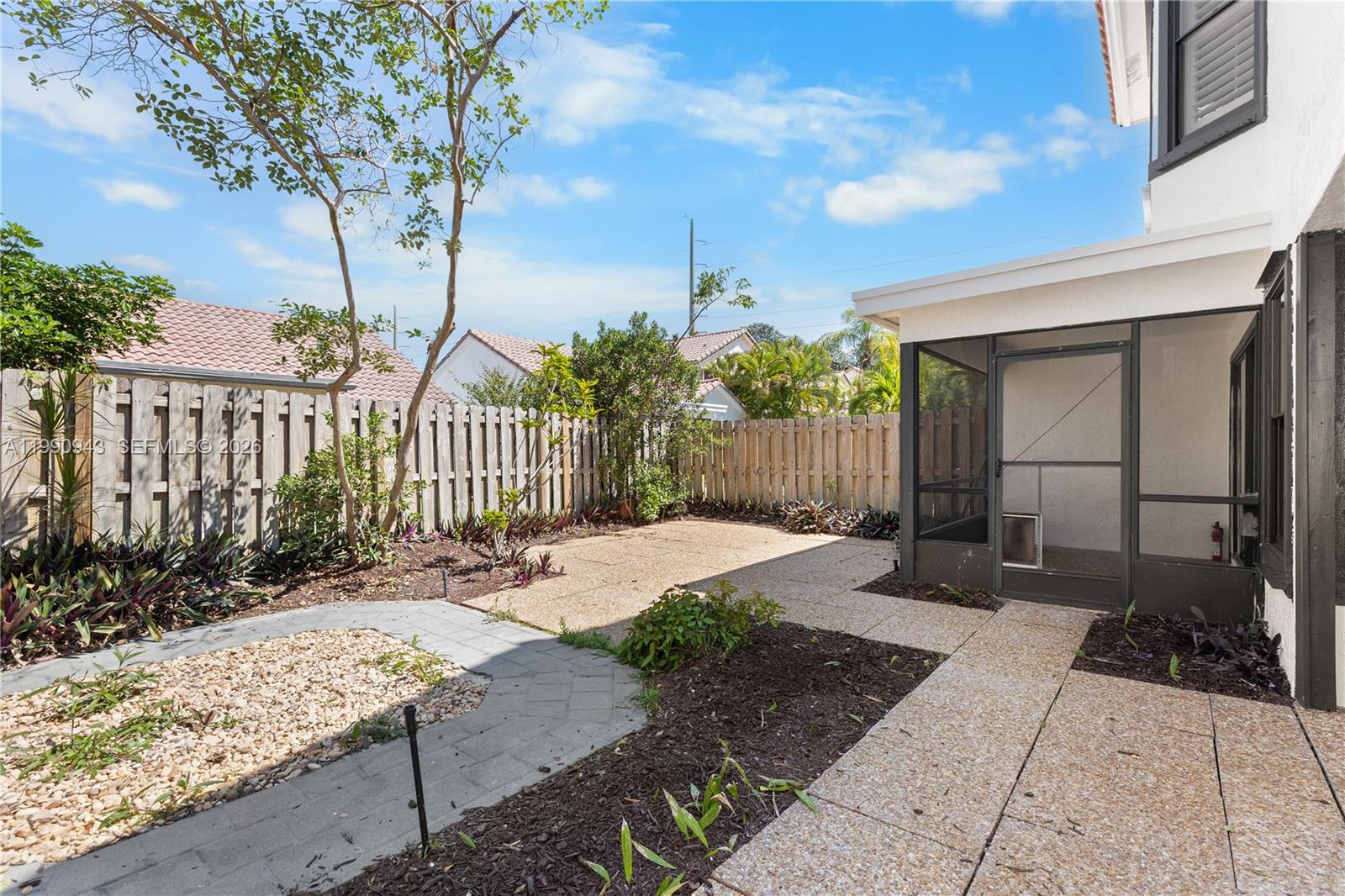 WIMBLEDON VILLAS OF VIA V - Residential