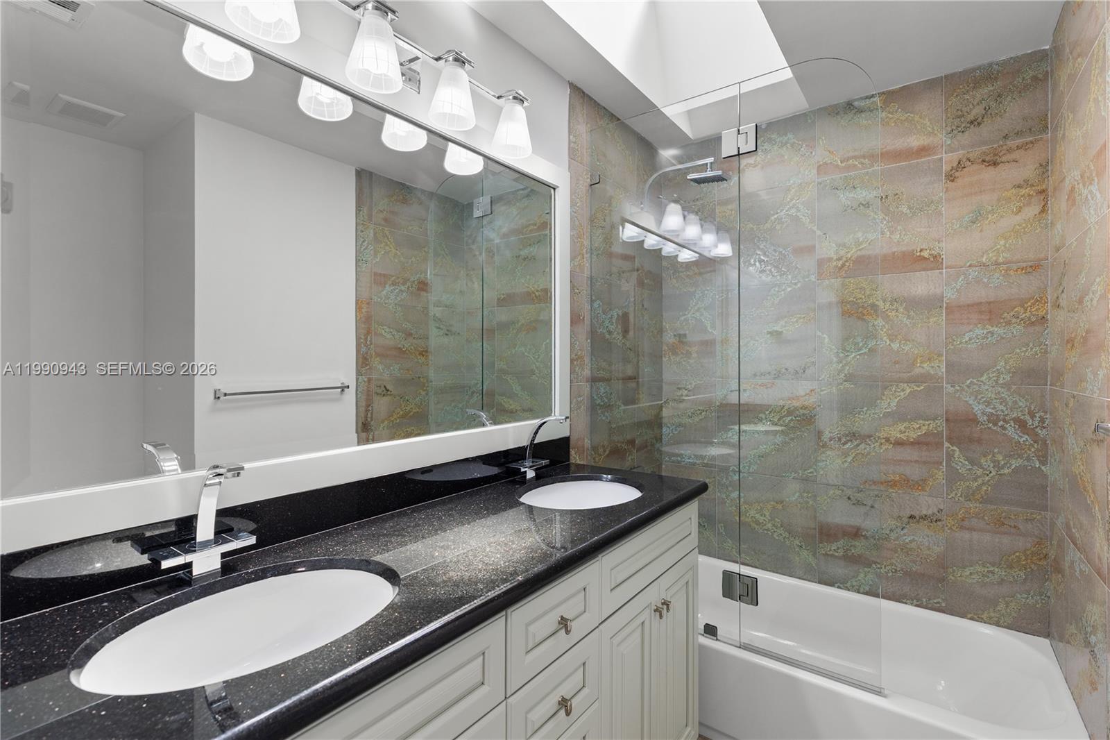 WIMBLEDON VILLAS OF VIA V - Residential