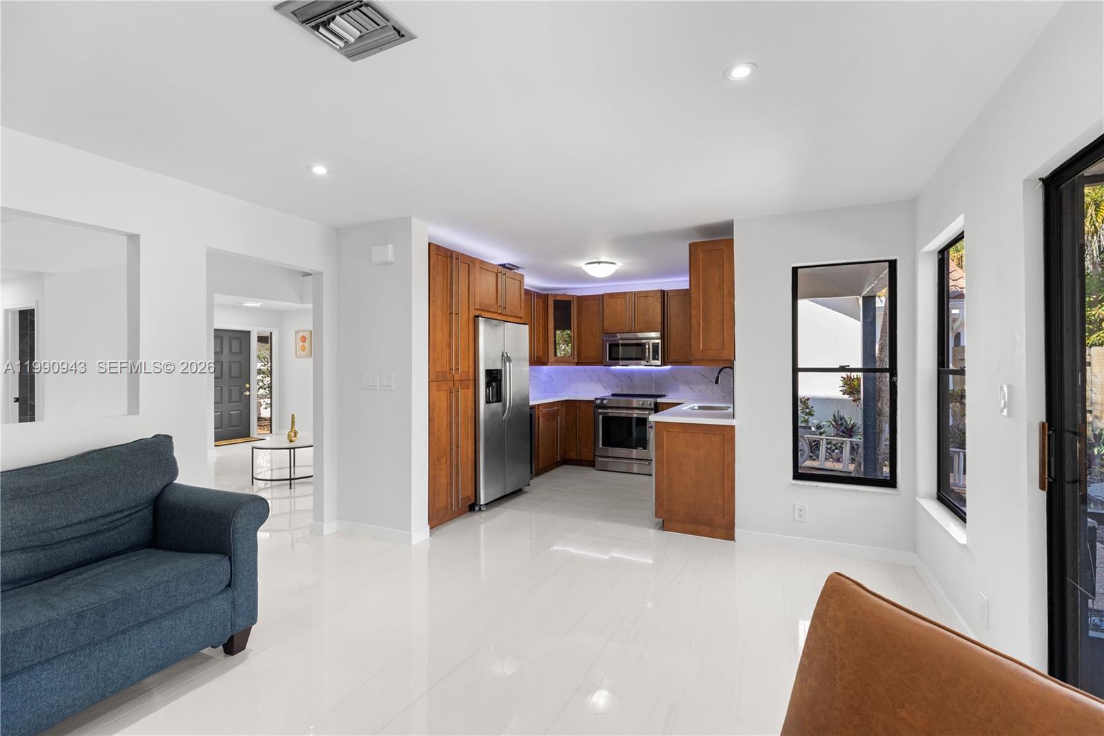 WIMBLEDON VILLAS OF VIA V - Residential