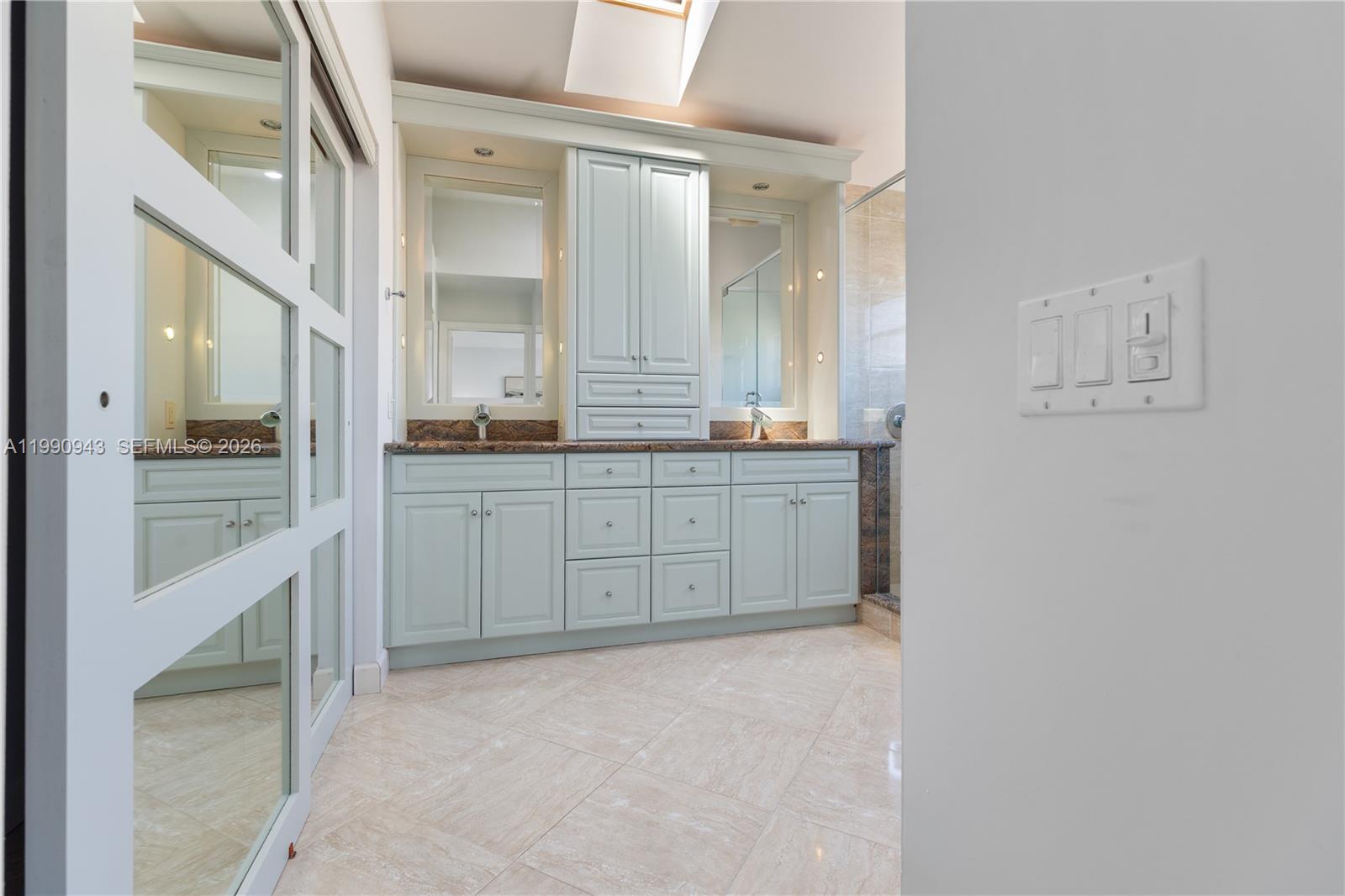 WIMBLEDON VILLAS OF VIA V - Residential